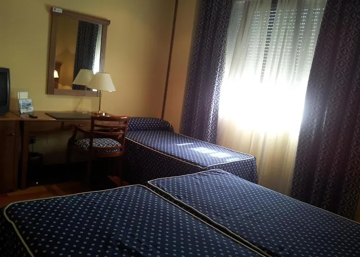 Checkin Basic Leon Norte Szálloda León