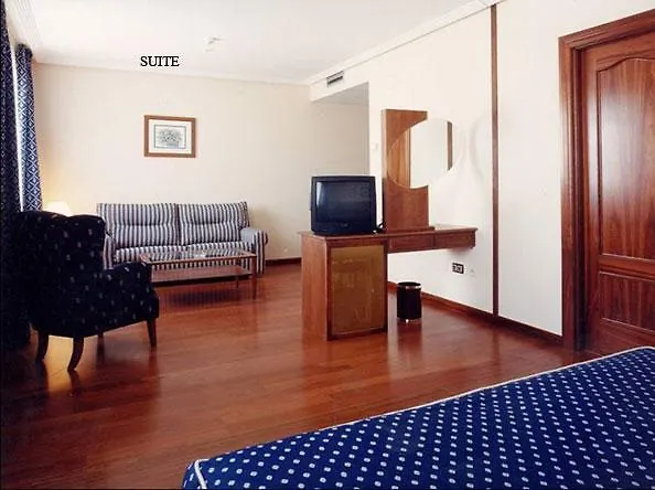 Checkin Basic Leon Norte Szálloda 3*